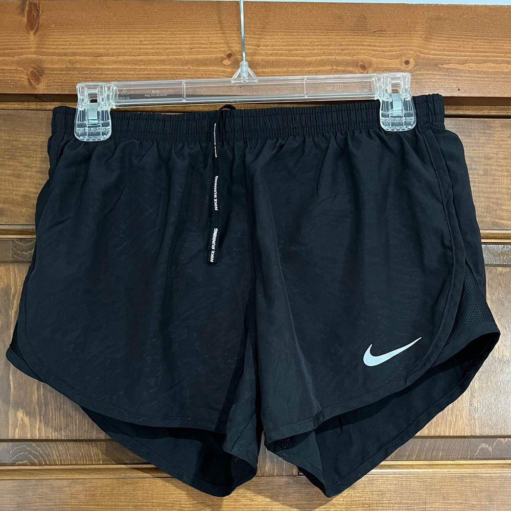 Nike Women's Dri-fit Tempo Track 3.5 Short size small